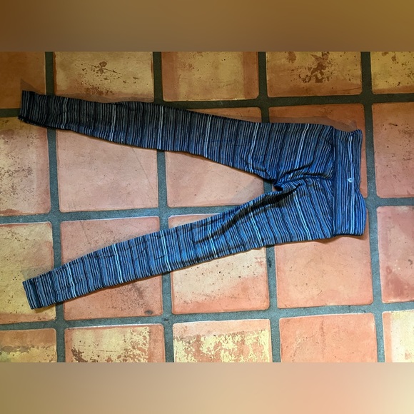 High times full length cyber stripe, dark grey - Lululemon - Picture 3 of 5